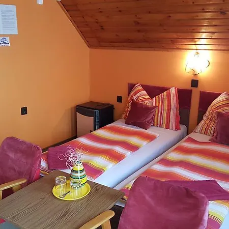 Rozsa Panzio Oda ve Kahvaltı 3*